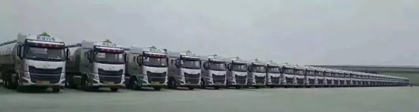 100臺乘龍H7?；愤\輸車