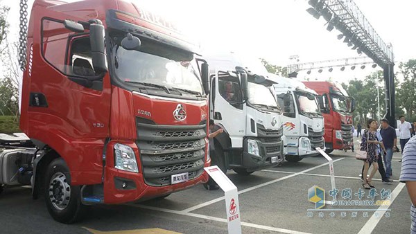 東風(fēng)柳汽室外展車(chē)