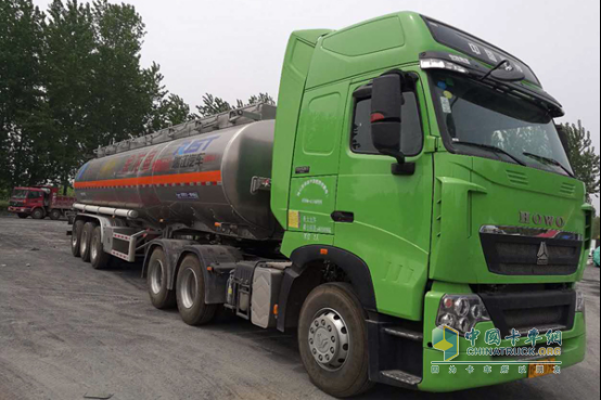 車隊掛車是輕量化的鋁合金材質(zhì)
