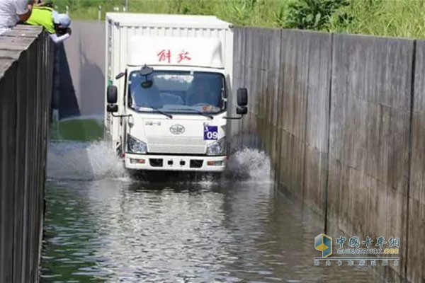 解放J6F涉水項目