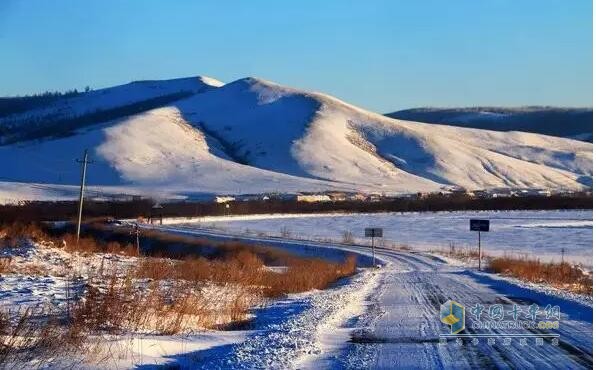 南方突降大雪，行車在外的你該如何應(yīng)對？