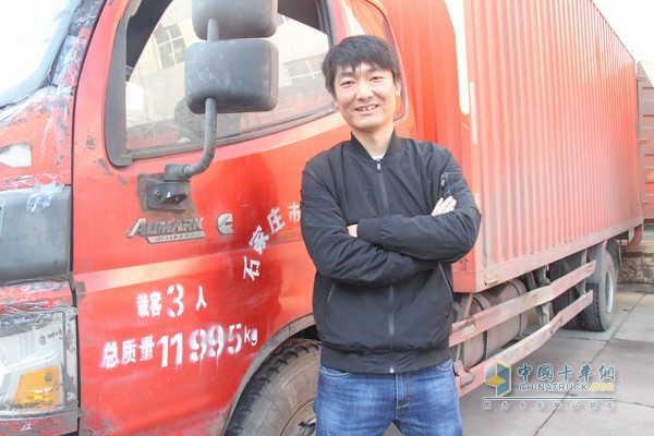 河北用戶李成虎與他的搭載福田康明斯ISF系列發(fā)動機(jī)的歐馬可