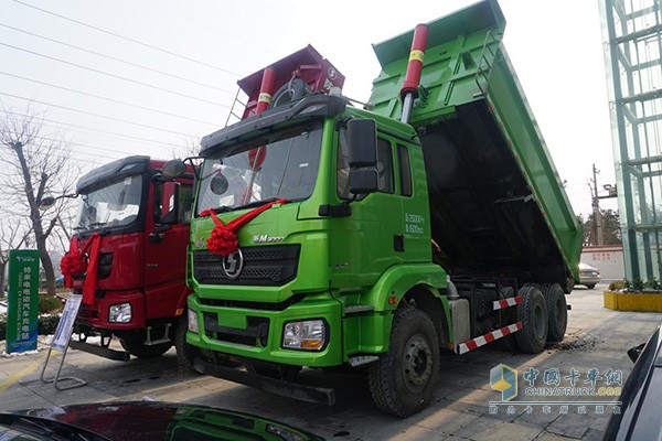 陜汽德龍新M3000自卸車