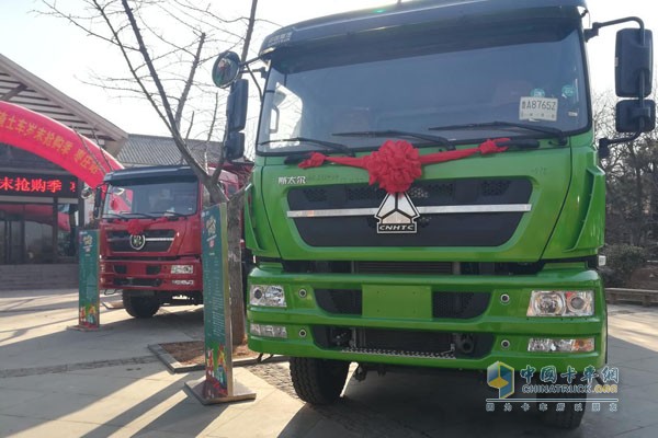 中國重汽商用車新斯太爾智能渣土車