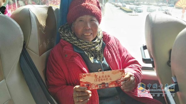 “年，豪沃、豪瀚送你回家過”活動(dòng)車輛上的乘客
