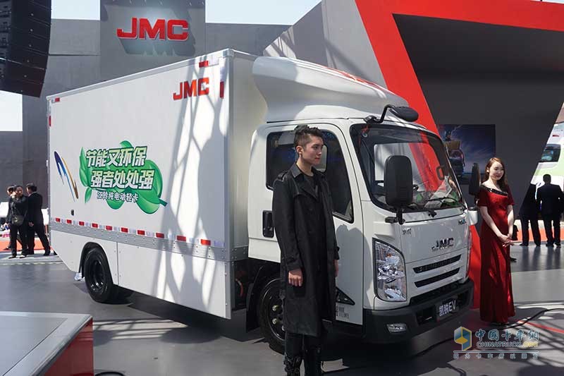 2018年北京車展江鈴展位，兩款重量級(jí)新車發(fā)布