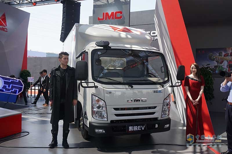 2018年北京車展江鈴展位，兩款重量級(jí)新車發(fā)布