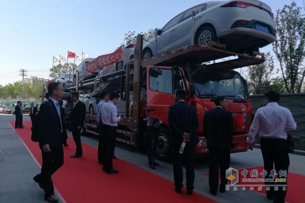長久集團(tuán)的中置軸轎運車