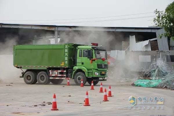 陜汽杯渣土車運(yùn)輸能手挑戰(zhàn)賽分5個(gè)環(huán)節(jié)