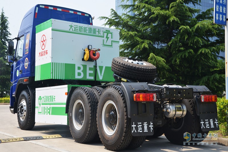 大運(yùn)E8重卡純電動(dòng) 6×4 牽引車