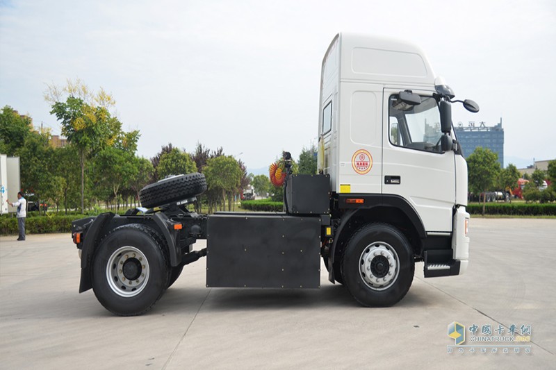 大運(yùn)重卡 純電動(dòng) 4×2 牽引車