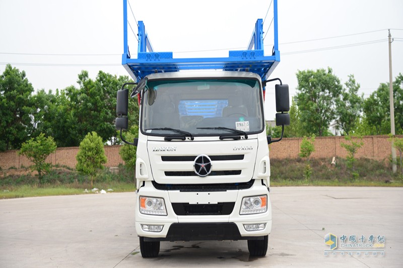 大運(yùn)N6中置軸4×2 290馬力國(guó)五轎運(yùn)車 