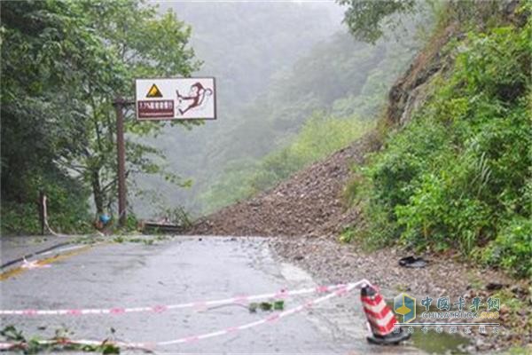 四川省多條線路受降雨影響