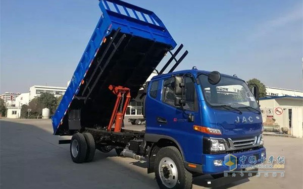 E509T采用的玉柴YC4S160-50發(fā)動(dòng)機(jī)