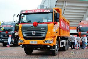 聯(lián)合卡車(chē) 超短軸距 8×4 LNG 城市渣土自卸車(chē)