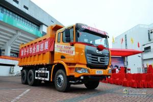 聯(lián)合卡車(chē) 超短軸距 8×4 LNG 城市渣土自卸車(chē)