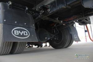 比亞迪T5 4.5噸 4.1米單排廂式純電動(dòng)輕卡(BYD5040XXYBEV)