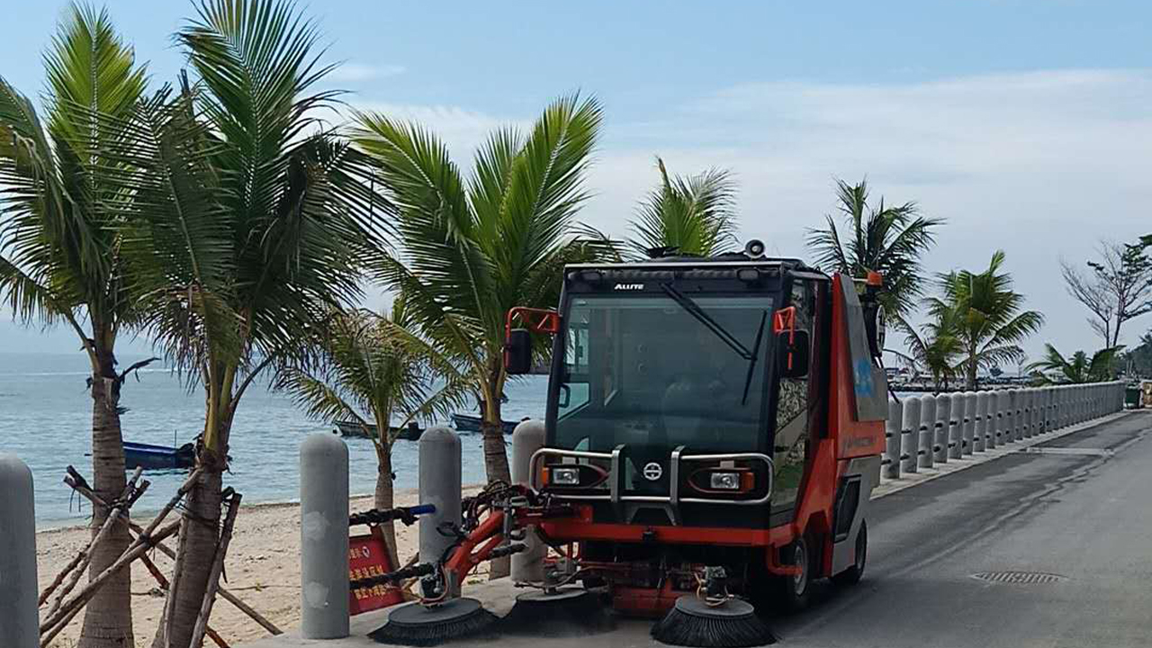 物業(yè)專(zhuān)用小型掃地機(jī)QTH8501無(wú)揚(yáng)塵