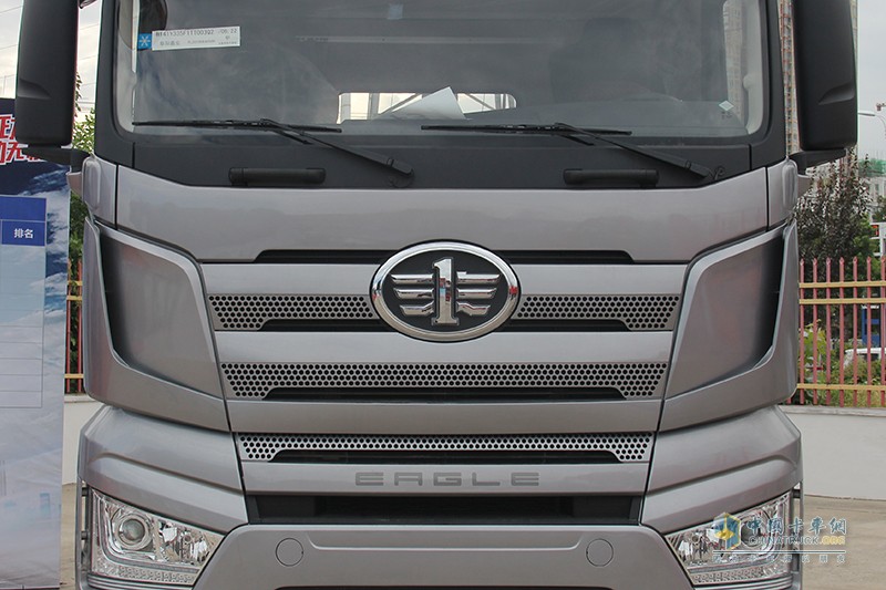 一汽解放J7 500馬力 6X4牽引車