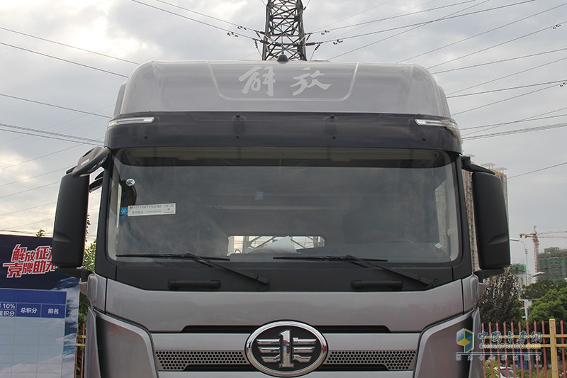 一汽解放J7 500馬力 6X4牽引車