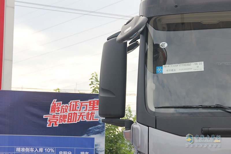 一汽解放J7 500馬力 6X4牽引車