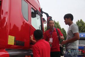 中國重汽 豪瀚N7G重卡 430馬力 6X4 LNG牽引車