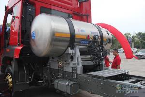 中國重汽 豪瀚N7G重卡 430馬力 6X4 LNG牽引車