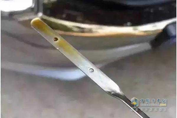 干凈的機(jī)油