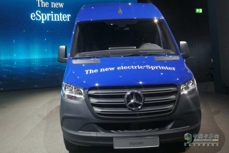 德國漢諾威車展第一彈，奔馳展廳純電動(dòng)閃耀舞臺(tái)