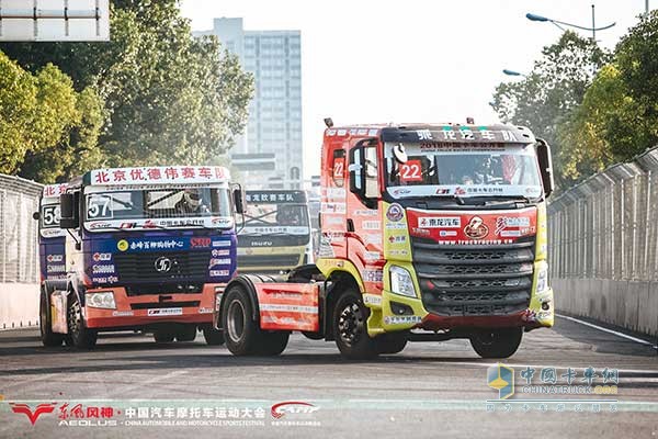 乘龍汽車(chē)隊(duì)賽車(chē)