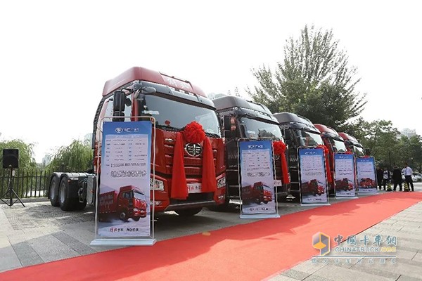 一汽解放J6P 6×4牽引車產品品鑒會展車