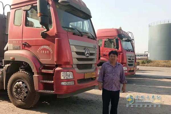 商長(zhǎng)明與豪瀚危化品牽引車
