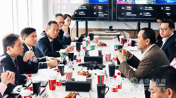 日本丸紅株式會社汽車租賃事業(yè)本部長鈴木敦先生與G7創(chuàng)始人兼CEO翟學(xué)魂先生暢談