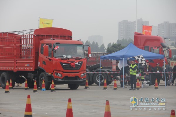 載貨組選手準(zhǔn)備中