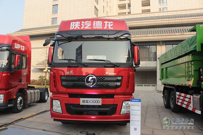 陜汽重卡 德龍X3000 460馬力 6X4 牽引車 