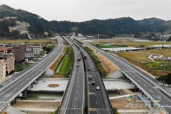 溫州首條雙向八車(chē)道高速公路即將通車(chē)