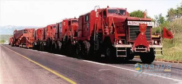 搭載康明斯500及800馬力發(fā)動(dòng)機(jī)的牽引車