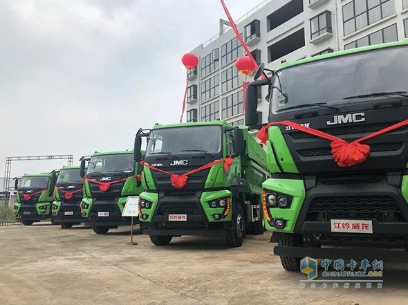 江鈴威龍渣土車