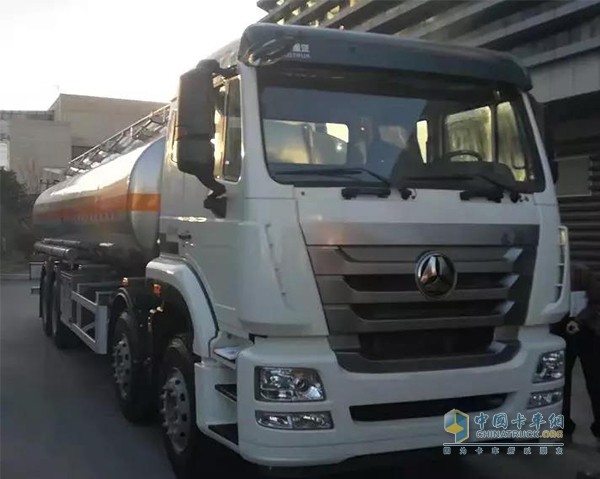 中國重汽豪瀚?；愤\輸車