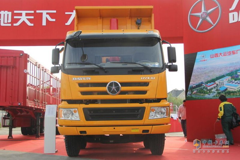大運 新N8E重卡 336馬力 8X4 6.8米LNG自卸車(CGC3313N52DA)