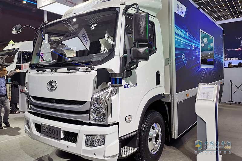 上汽集團攜各系明星產(chǎn)品亮相上海車展  