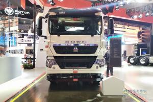 中國(guó)重汽 T5G L4級(jí)純電動(dòng)無(wú)人駕駛牽引車(chē)