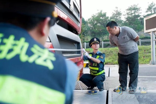 對超限車輛進(jìn)行精準(zhǔn)檢測