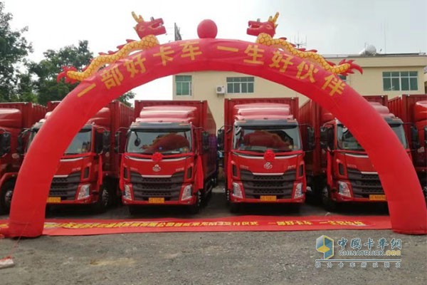 乘龍M3秉承“一部好卡車(chē)”的造車(chē)?yán)砟瞰@城際物流用戶的信賴
