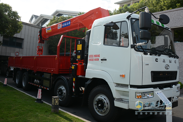 華菱星馬國(guó)六隨車吊