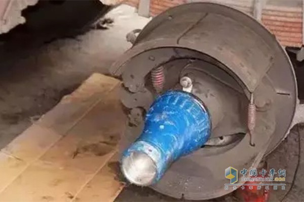 輪端摸黃油