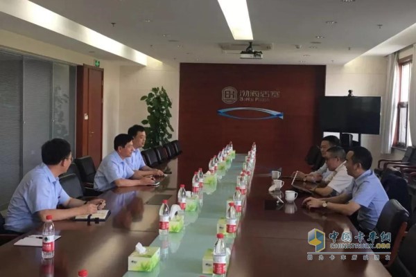 上海柴油機(jī)股份有限公司到渤海活塞公司考察交流