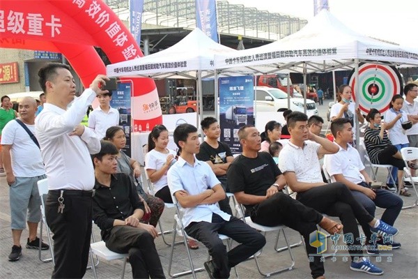 中國(guó)卡車司機(jī)達(dá)人秀巡演暨福田戴姆勒汽車高效價(jià)值體驗(yàn)營(yíng)深圳站