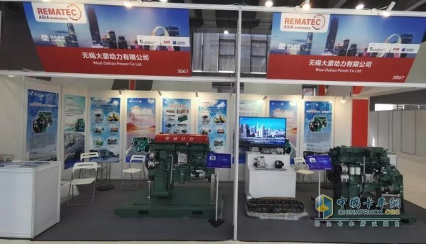 解放動(dòng)力現(xiàn)場(chǎng)展示了6DM2、6DL2系列再制造柴油機(jī)