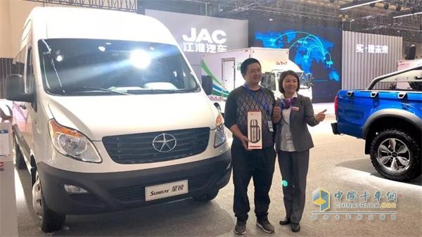 星銳車主展會(huì)現(xiàn)場(chǎng)合影留念
